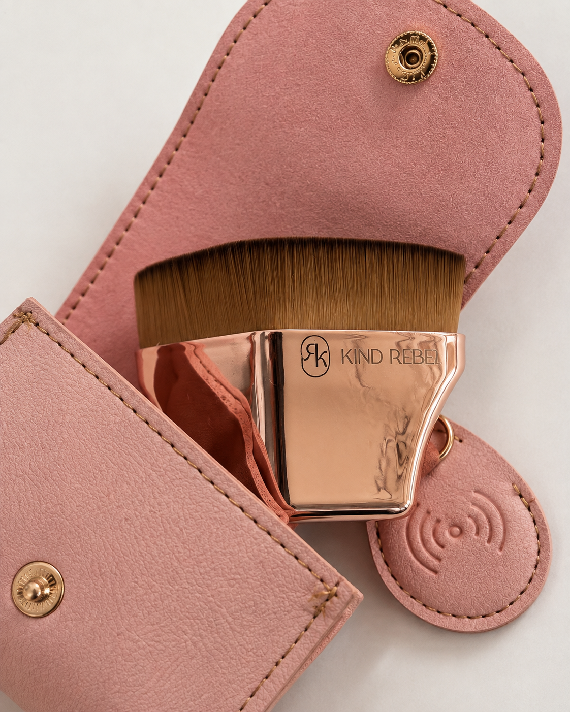 KIND REBEL GLOW RESET Brush